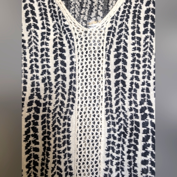 Black Off White V-neck Patterned Linen Blend Poncho Size XS/Small - Picture 5 of 7